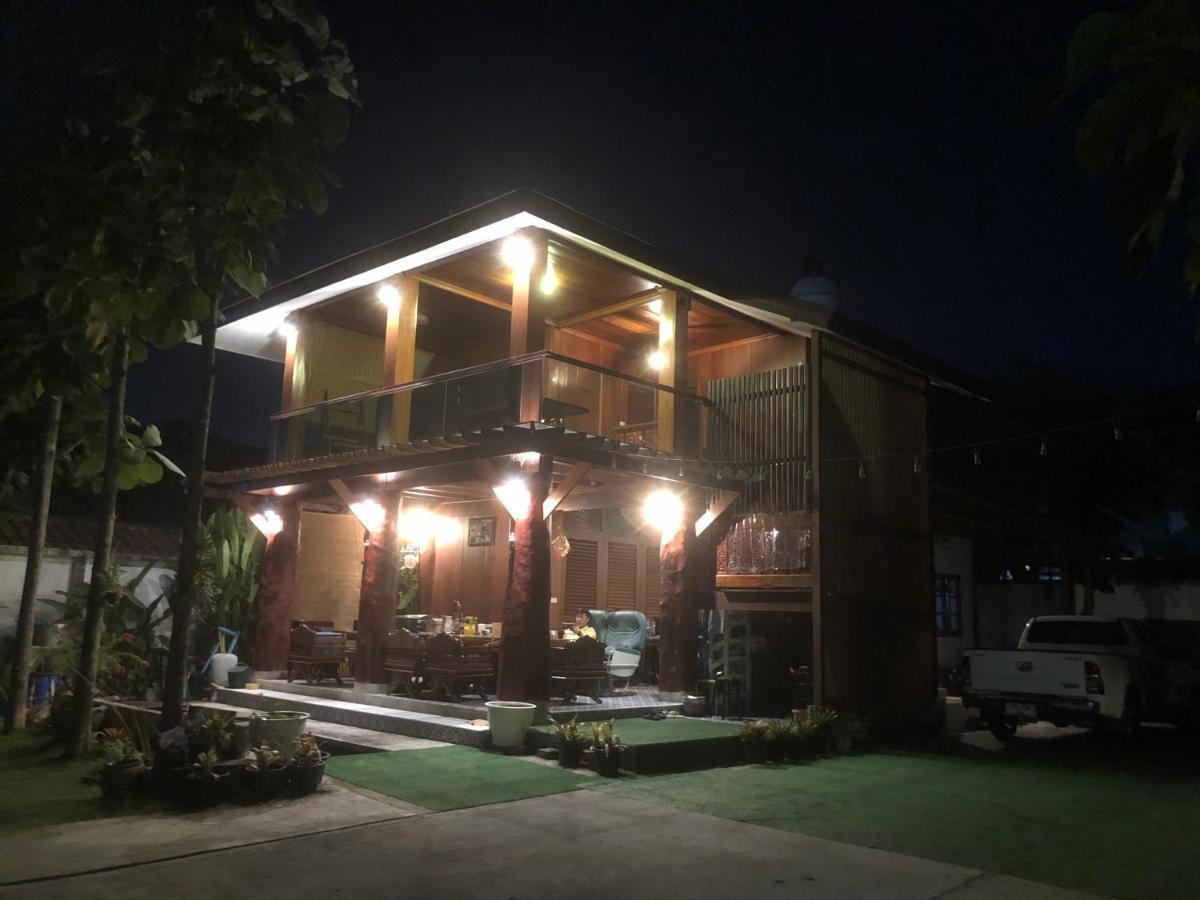 188 Teak House บ้านต้นสัก Csiangmaj Kültér fotó